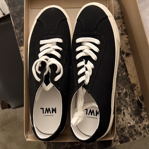 Madewell sneakers in black. Size 9 men, 10.5 women. Never worn. - Picture 5 of 7